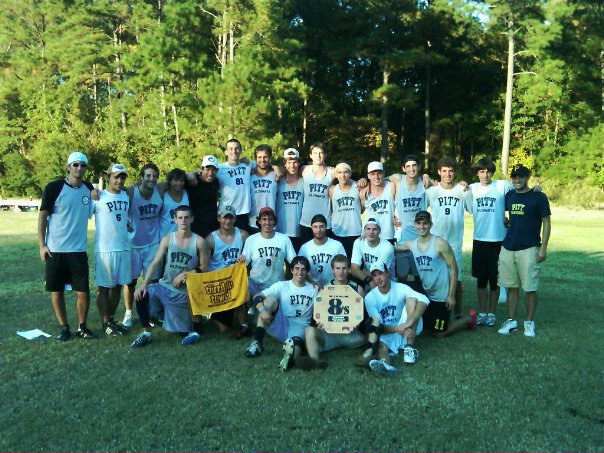 Pitt team photo with the tournament trophy, 2010